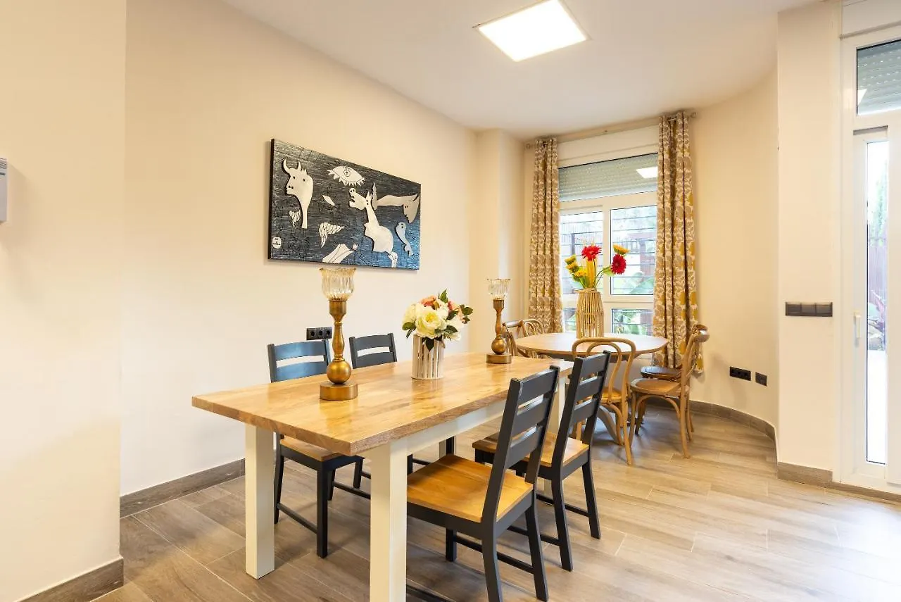 Apartamento Duplex de lujo en la playa , jacuzzy, piscina, chimenea y padel Benalmádena