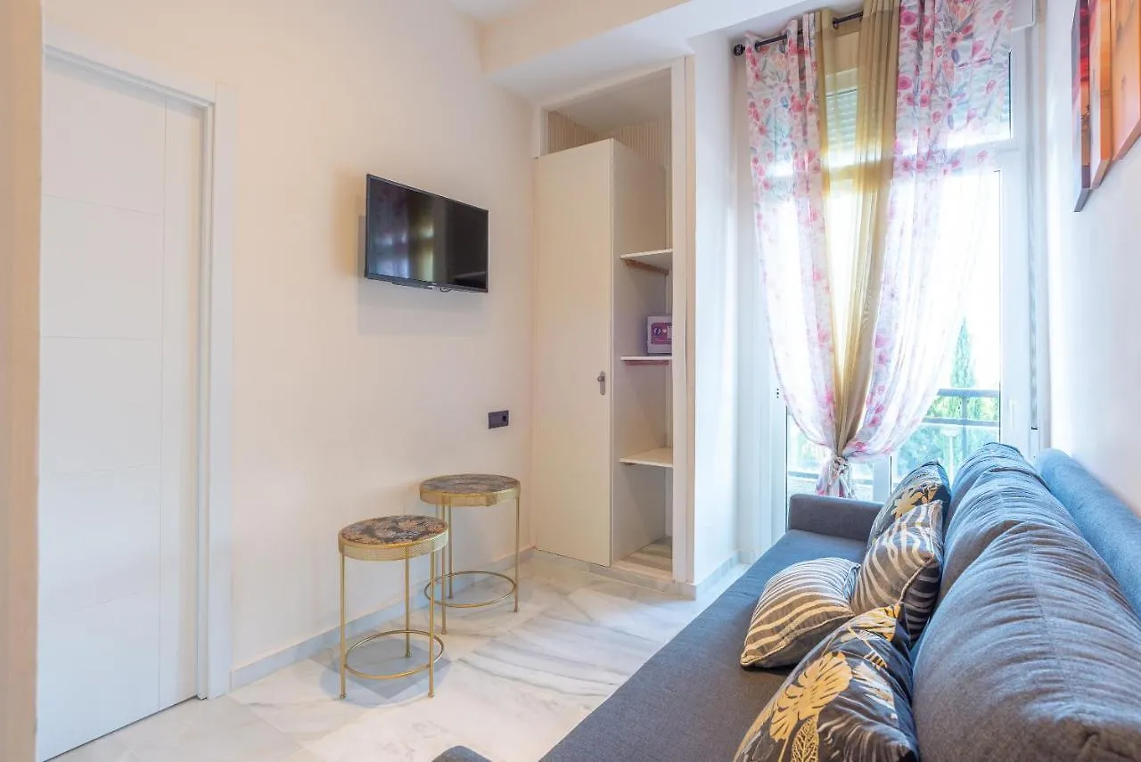 Apartamento Duplex de lujo en la playa , jacuzzy, piscina, chimenea y padel Benalmádena