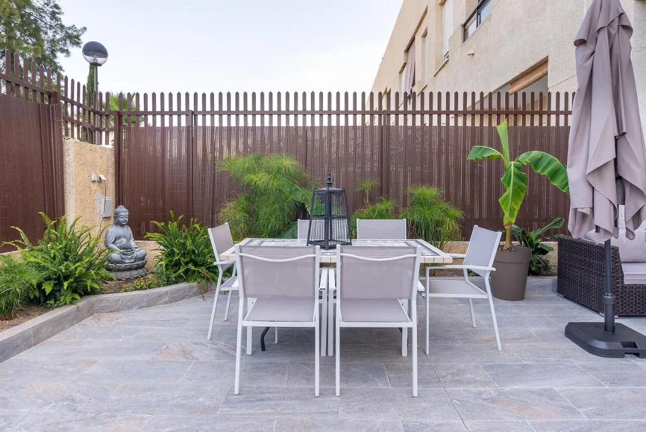 Apartamento Duplex de lujo en la playa , jacuzzy, piscina, chimenea y padel Benalmádena 0*,  España
