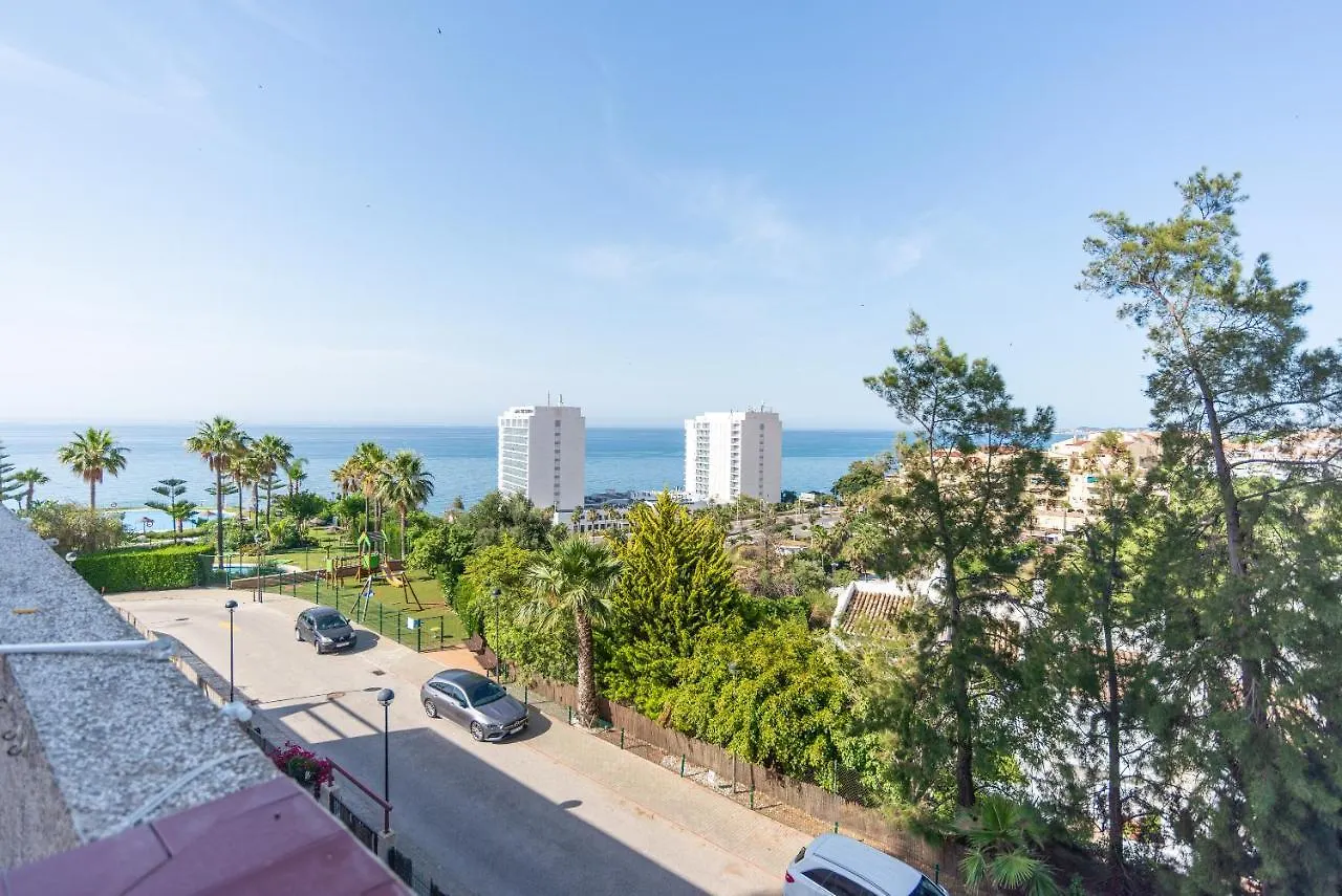 Apartamento Duplex de lujo en la playa , jacuzzy, piscina, chimenea y padel Benalmádena
