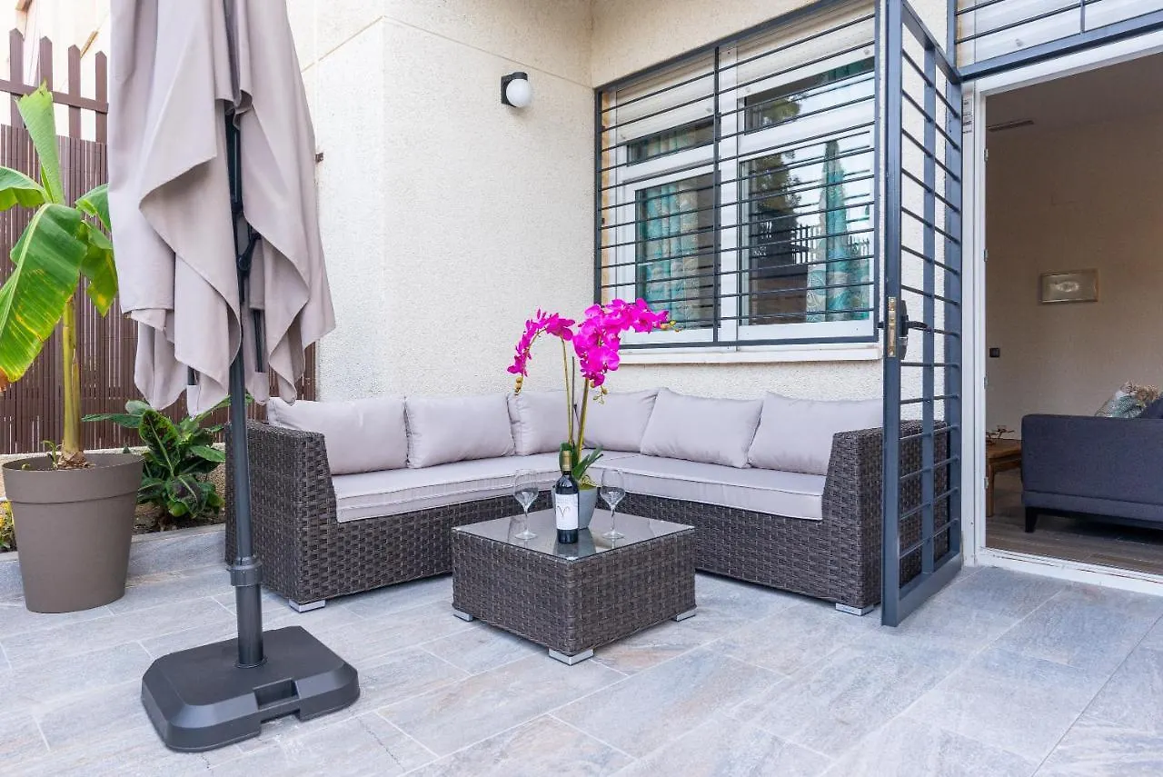 Apartamento Duplex de lujo en la playa , jacuzzy, piscina, chimenea y padel Benalmádena