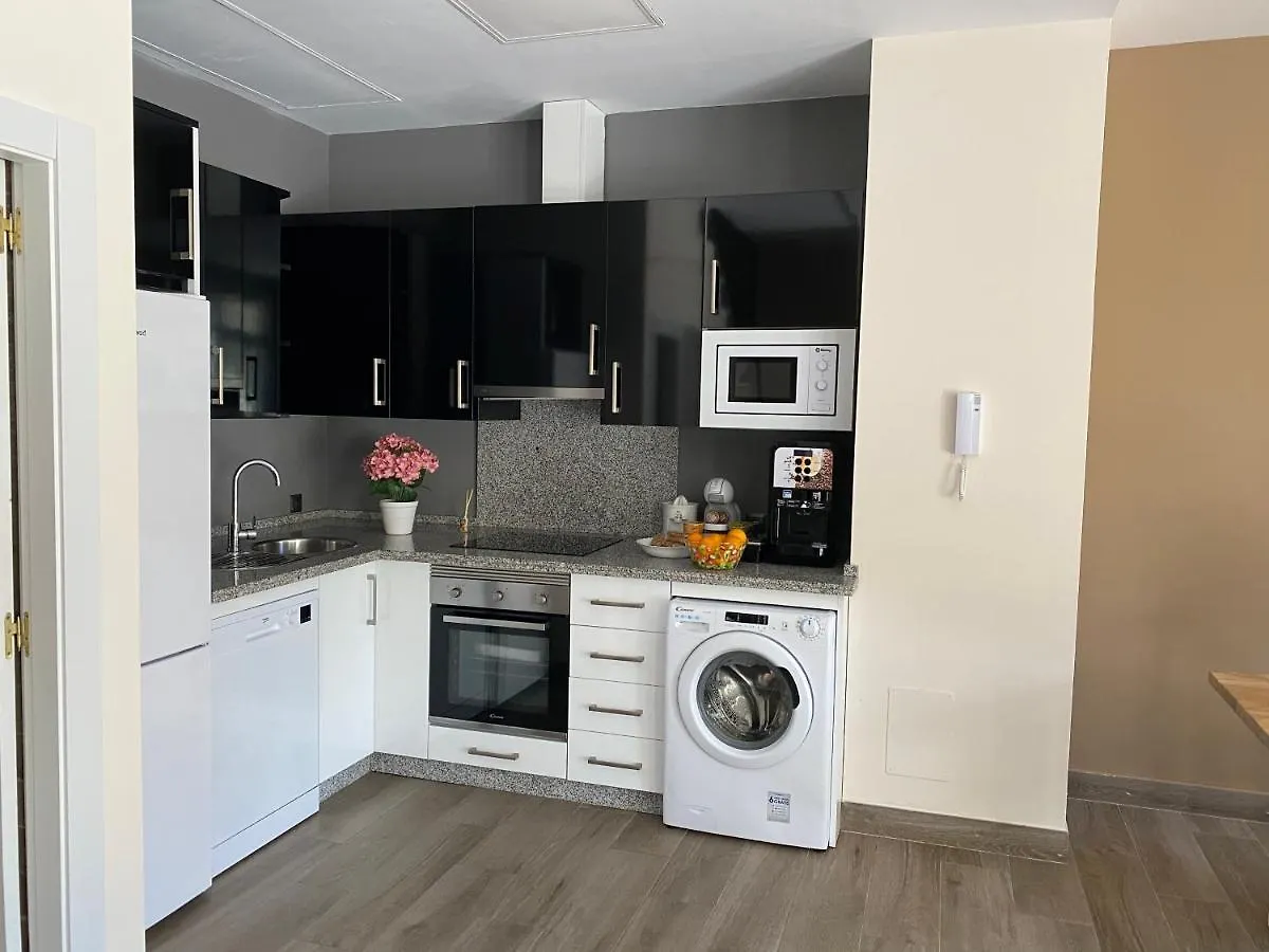 Apartamento Duplex de lujo en la playa , jacuzzy, piscina, chimenea y padel Benalmádena