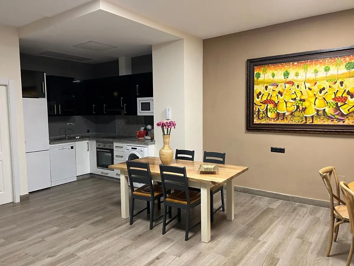 Apartamento Duplex de lujo en la playa , jacuzzy, piscina, chimenea y padel Benalmádena