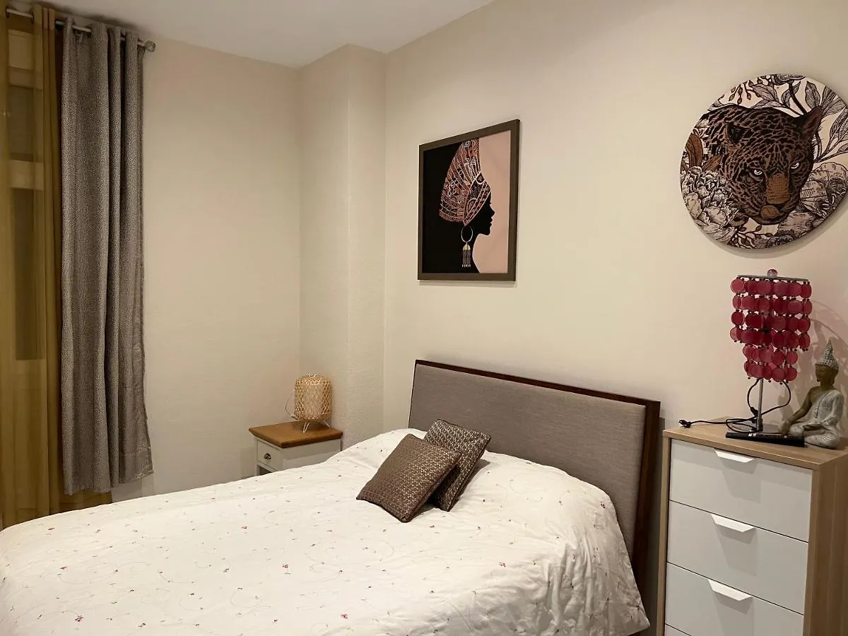 Apartamento Duplex de lujo en la playa , jacuzzy, piscina, chimenea y padel Benalmádena 0*,