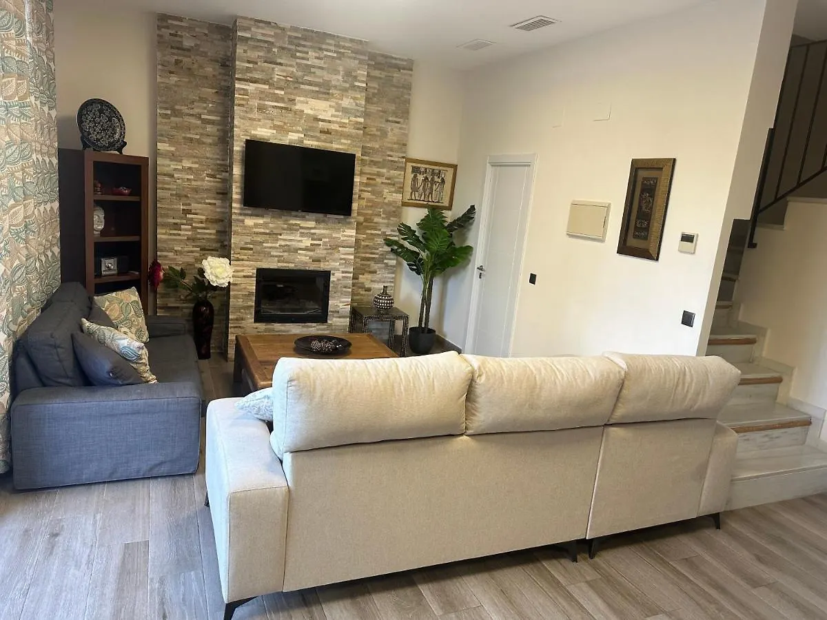 Apartamento Duplex de lujo en la playa , jacuzzy, piscina, chimenea y padel Benalmádena 0*,
